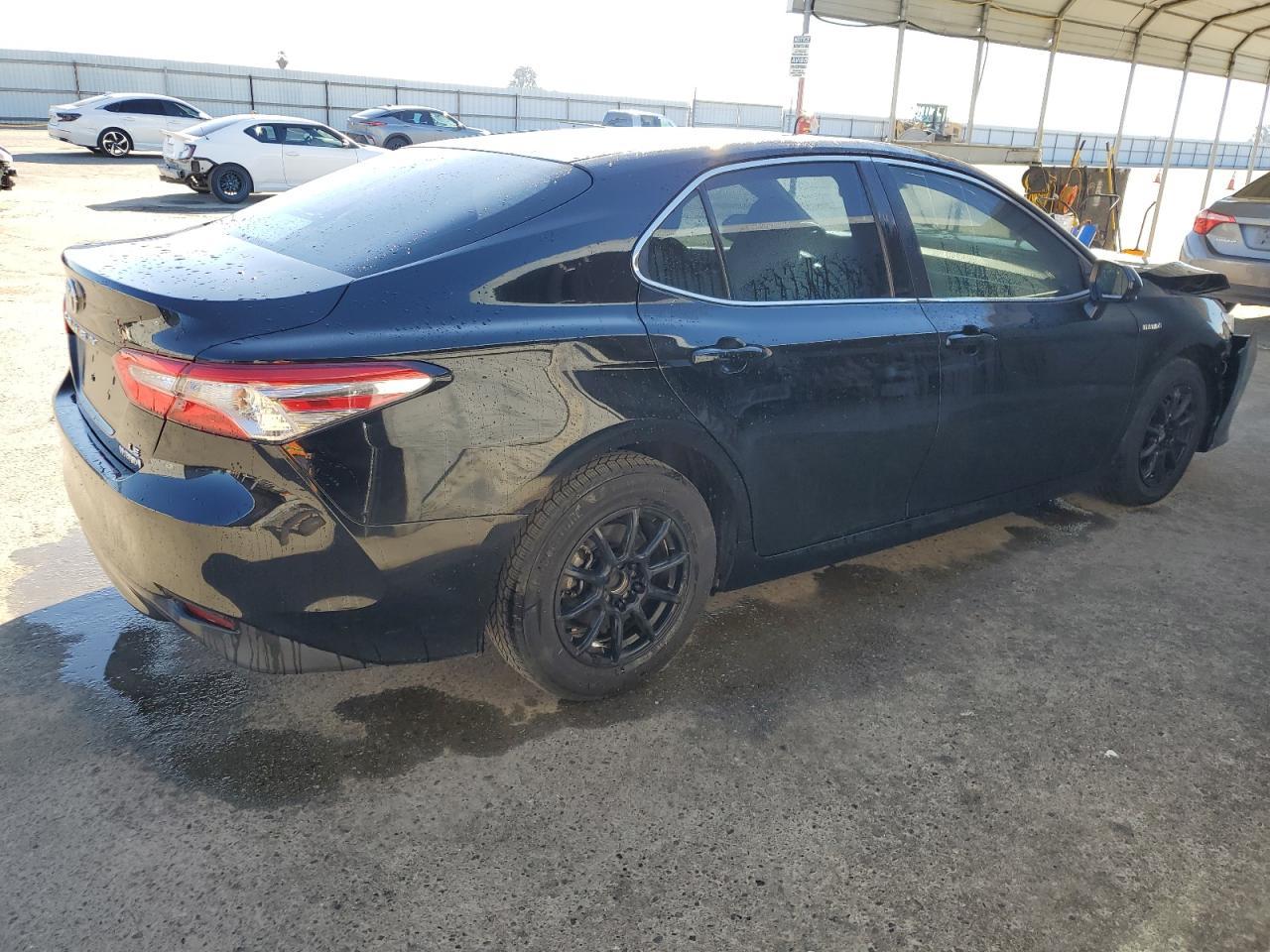 2018 TOYOTA CAMRY LE - Image 3