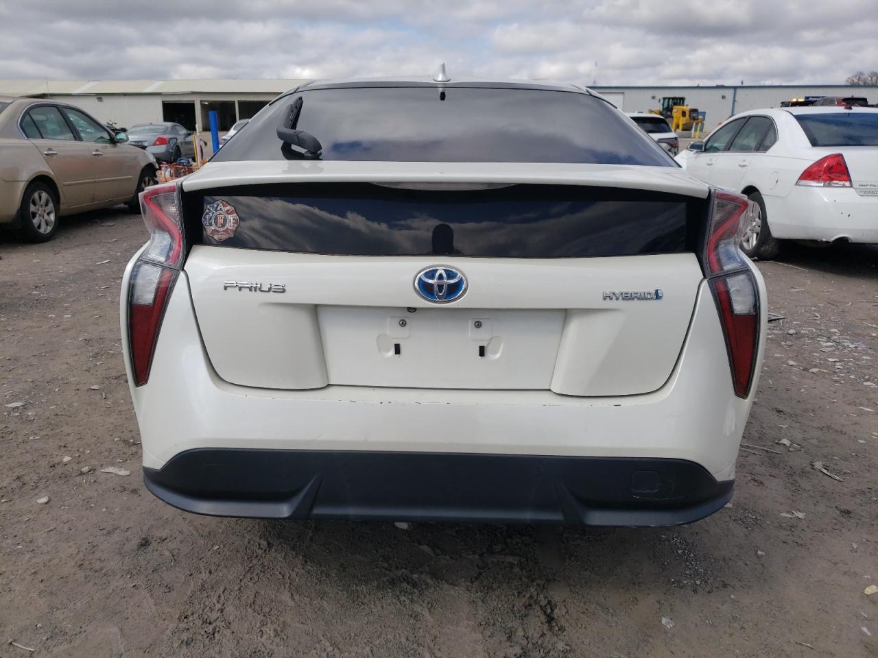 2016 TOYOTA PRIUS - Image 6