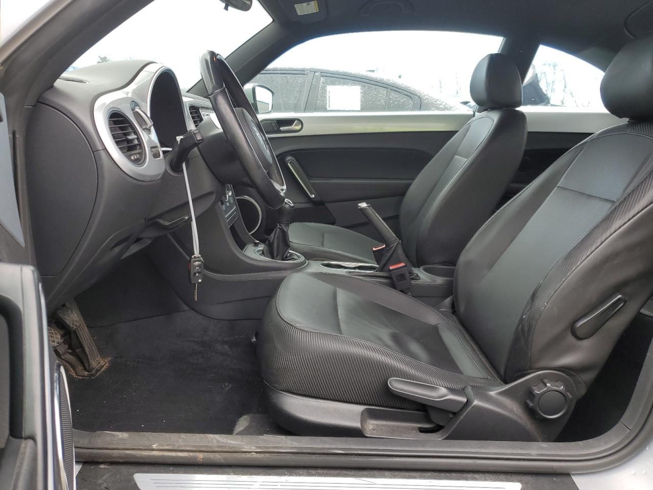 2012 VOLKSWAGEN BEETLE - Image 7