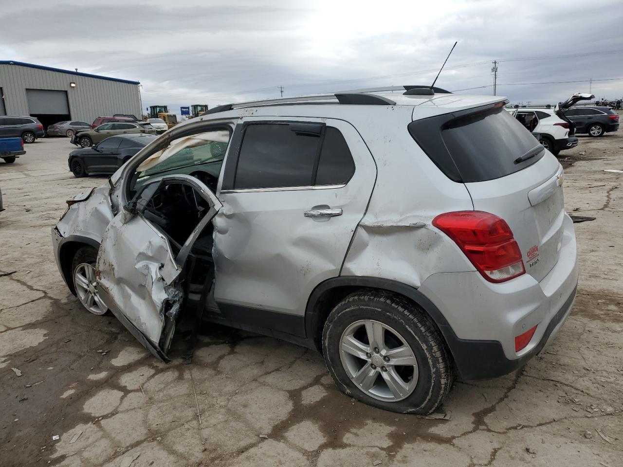 2019 CHEVROLET TRAX 1LT - Фото 2