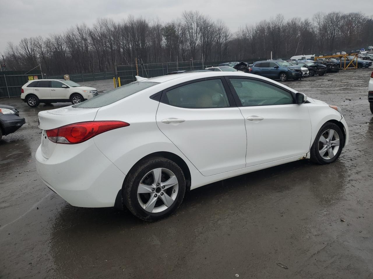 2013 HYUNDAI ELANTRA GL - Image 3