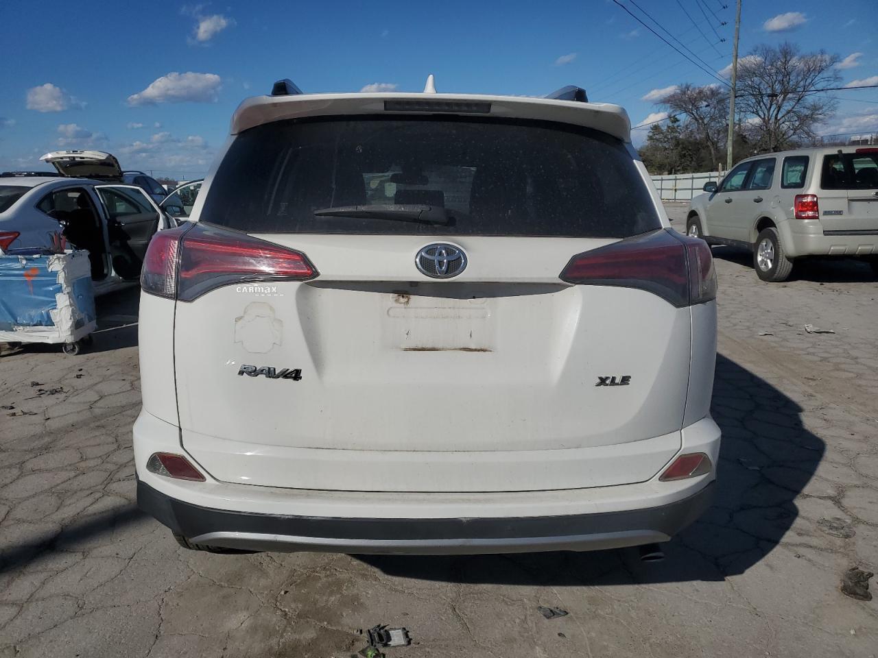 2017 TOYOTA RAV4 XLE - Фото 6