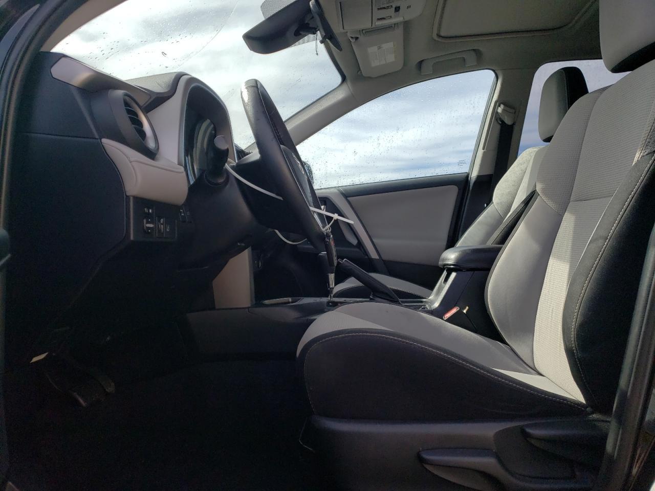 2017 TOYOTA RAV4 XLE - Image 7