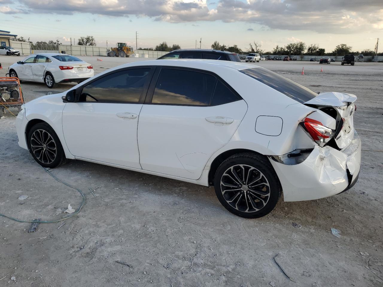 2015 TOYOTA COROLLA L - Image 2