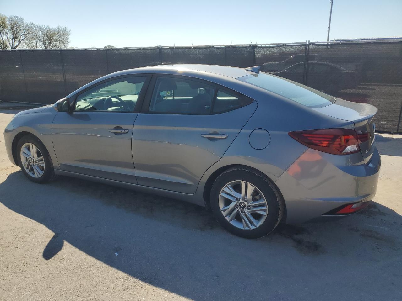 2019 HYUNDAI ELANTRA SE - Фото 2