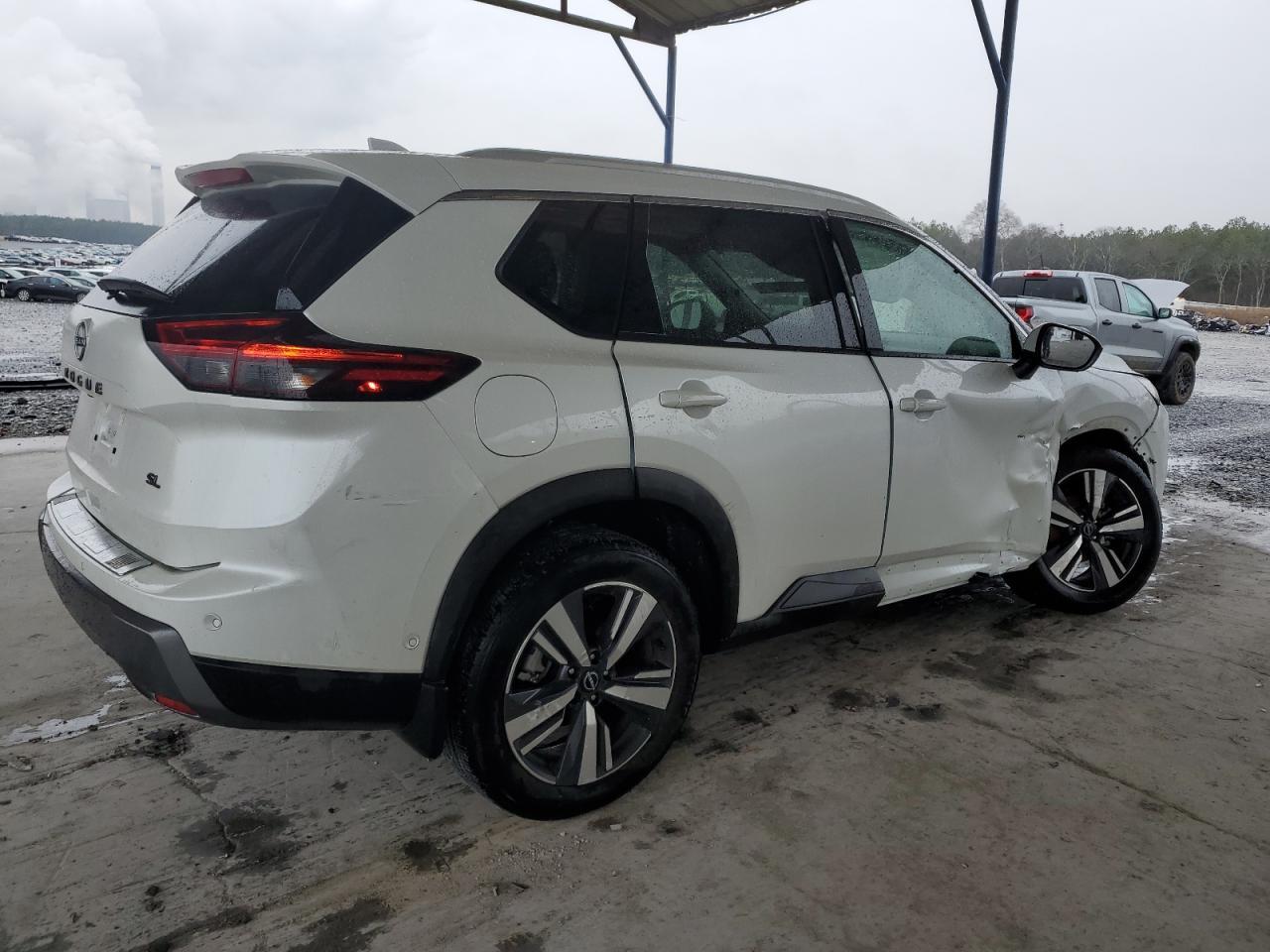 2024 NISSAN ROGUE SL - Фото 3