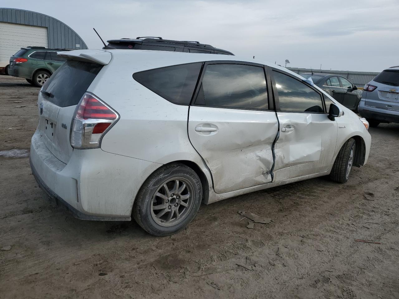 2016 TOYOTA PRIUS V - Image 3