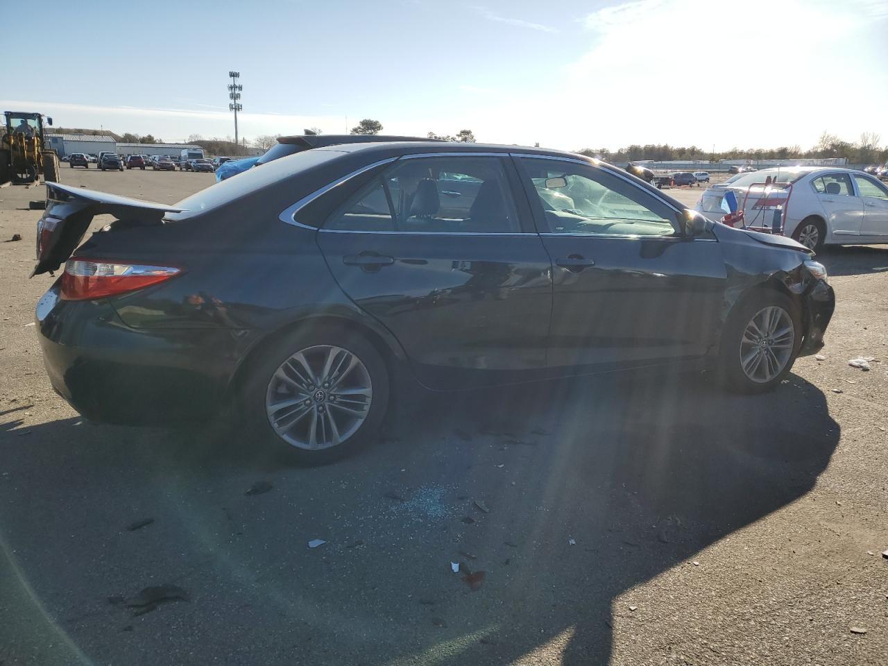 2017 TOYOTA CAMRY LE - Image 3