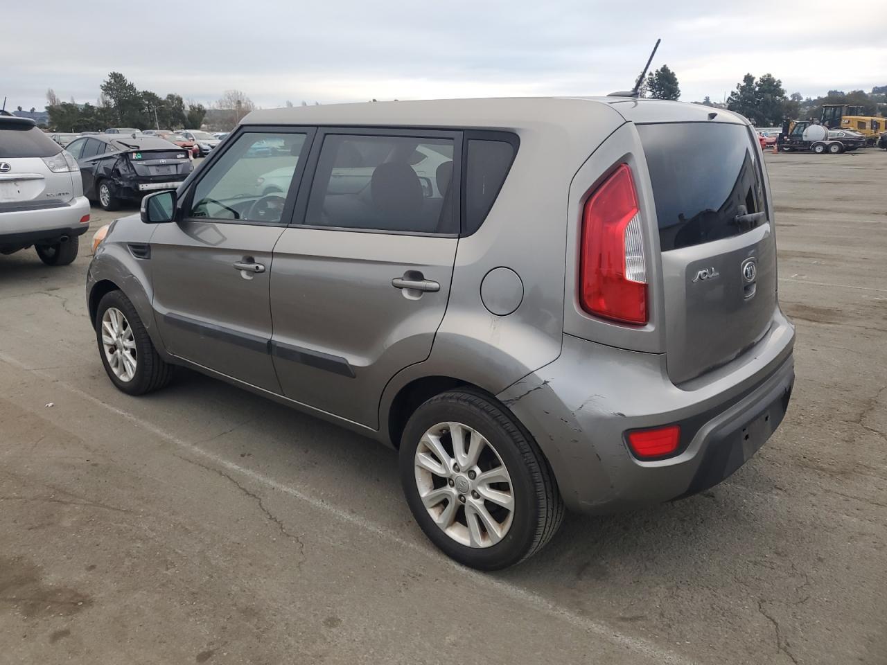 2013 KIA SOUL + - Image 2