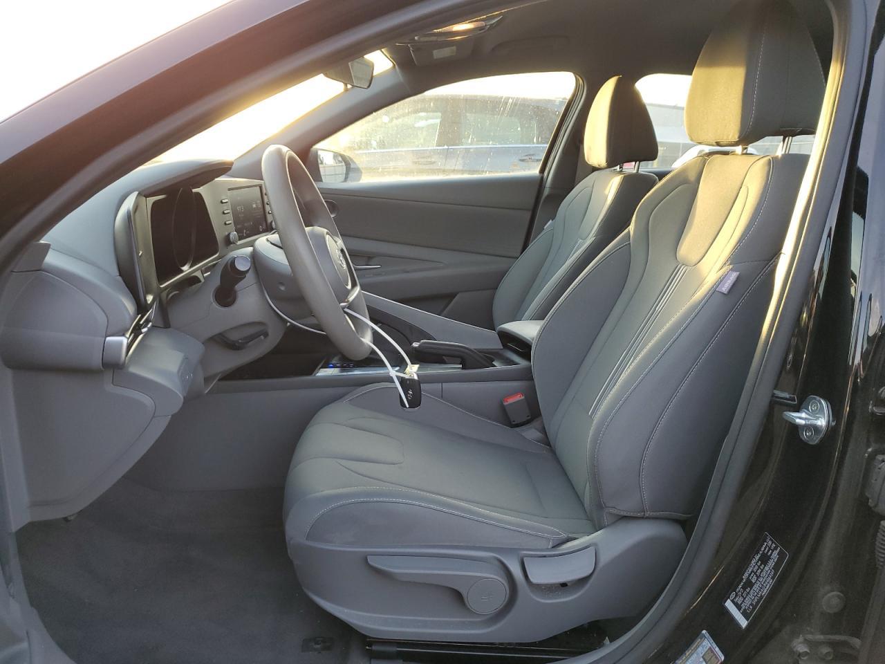 2022 HYUNDAI ELANTRA SE - Image 7
