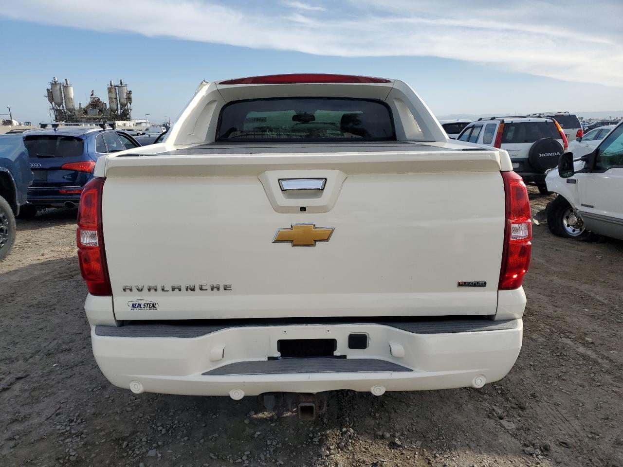 2012 CHEVROLET AVALANCHE - Фото 6