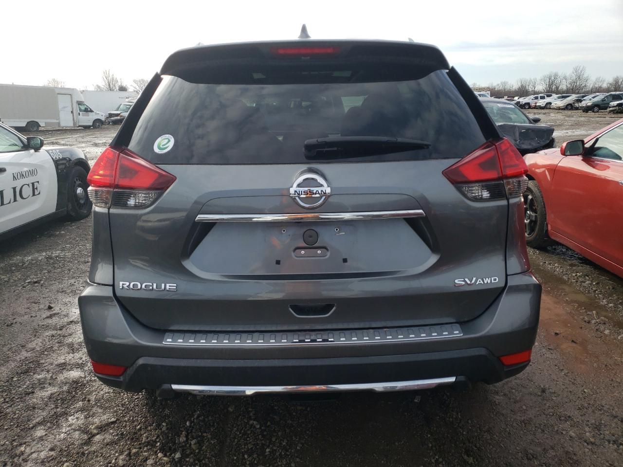 2017 NISSAN ROGUE SV - Фото 6