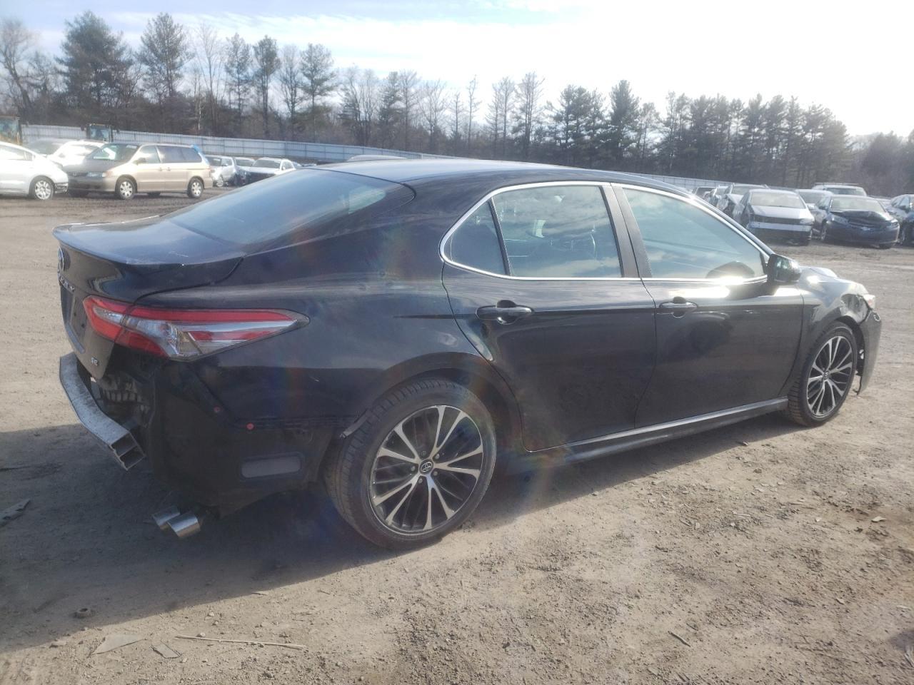 2018 TOYOTA CAMRY L - Image 3