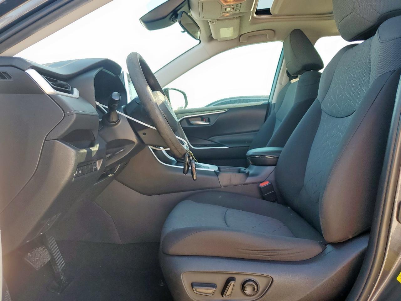 2020 TOYOTA RAV4 XLE - Фото 7