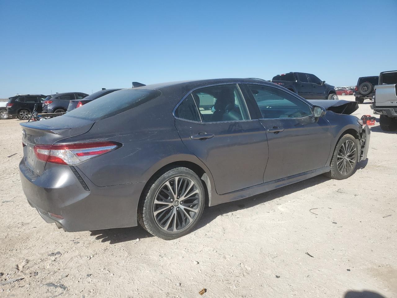 2020 TOYOTA CAMRY SE - Image 3
