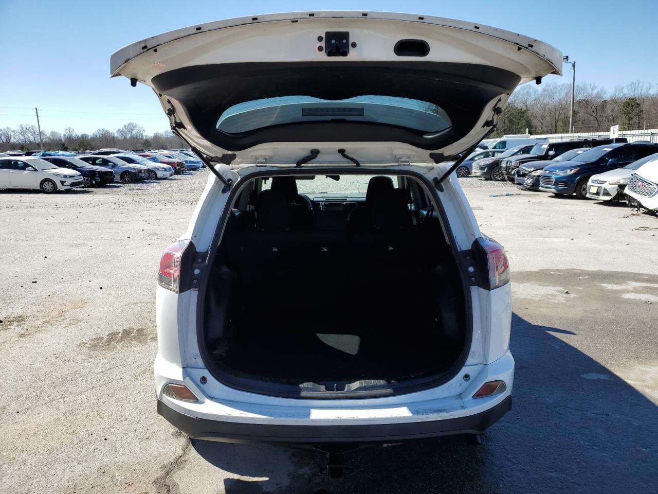 2016 TOYOTA RAV4 LE - Image 6