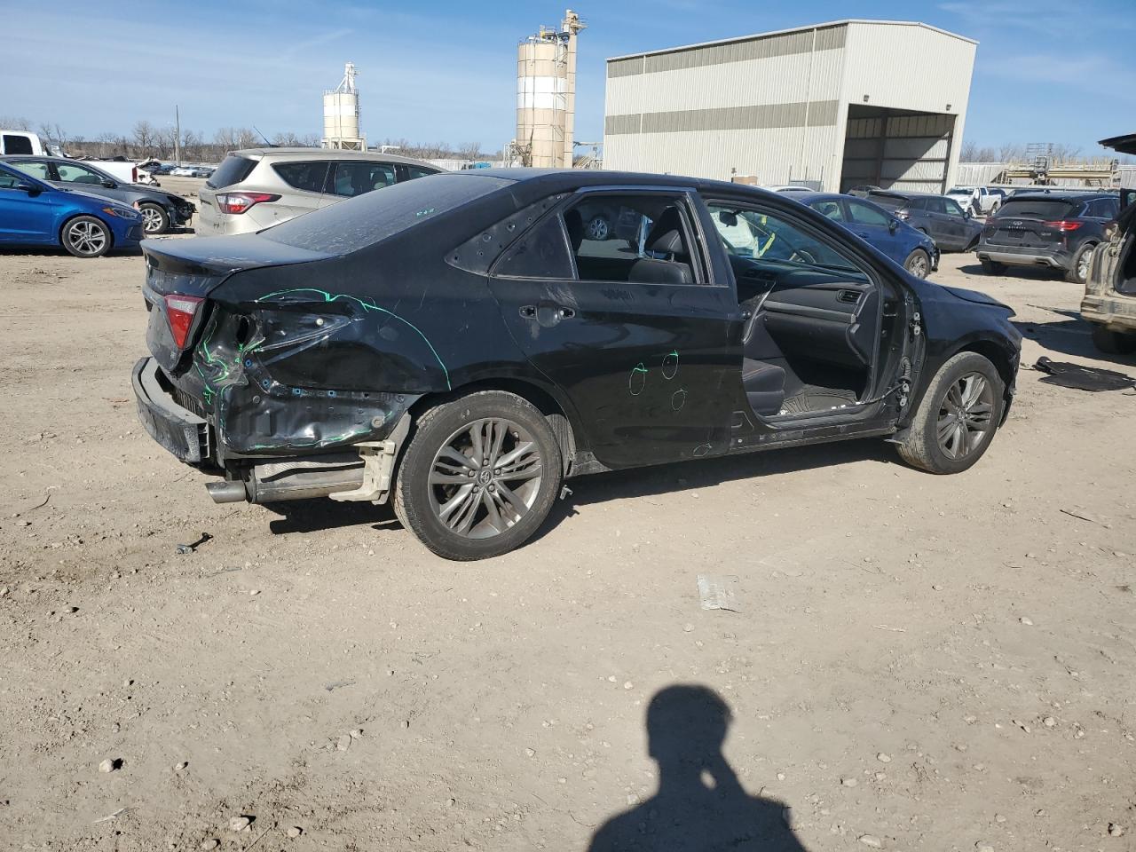 2016 TOYOTA CAMRY LE - Фото 3