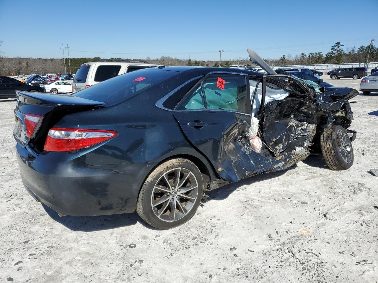 2017 TOYOTA CAMRY LE - Фото 3