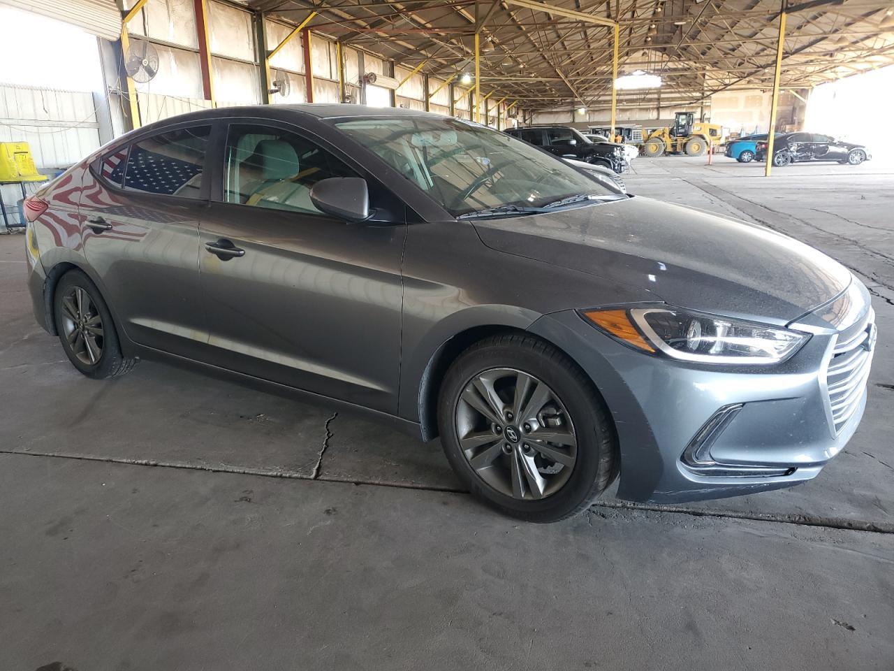 2018 HYUNDAI ELANTRA SE - Image 4