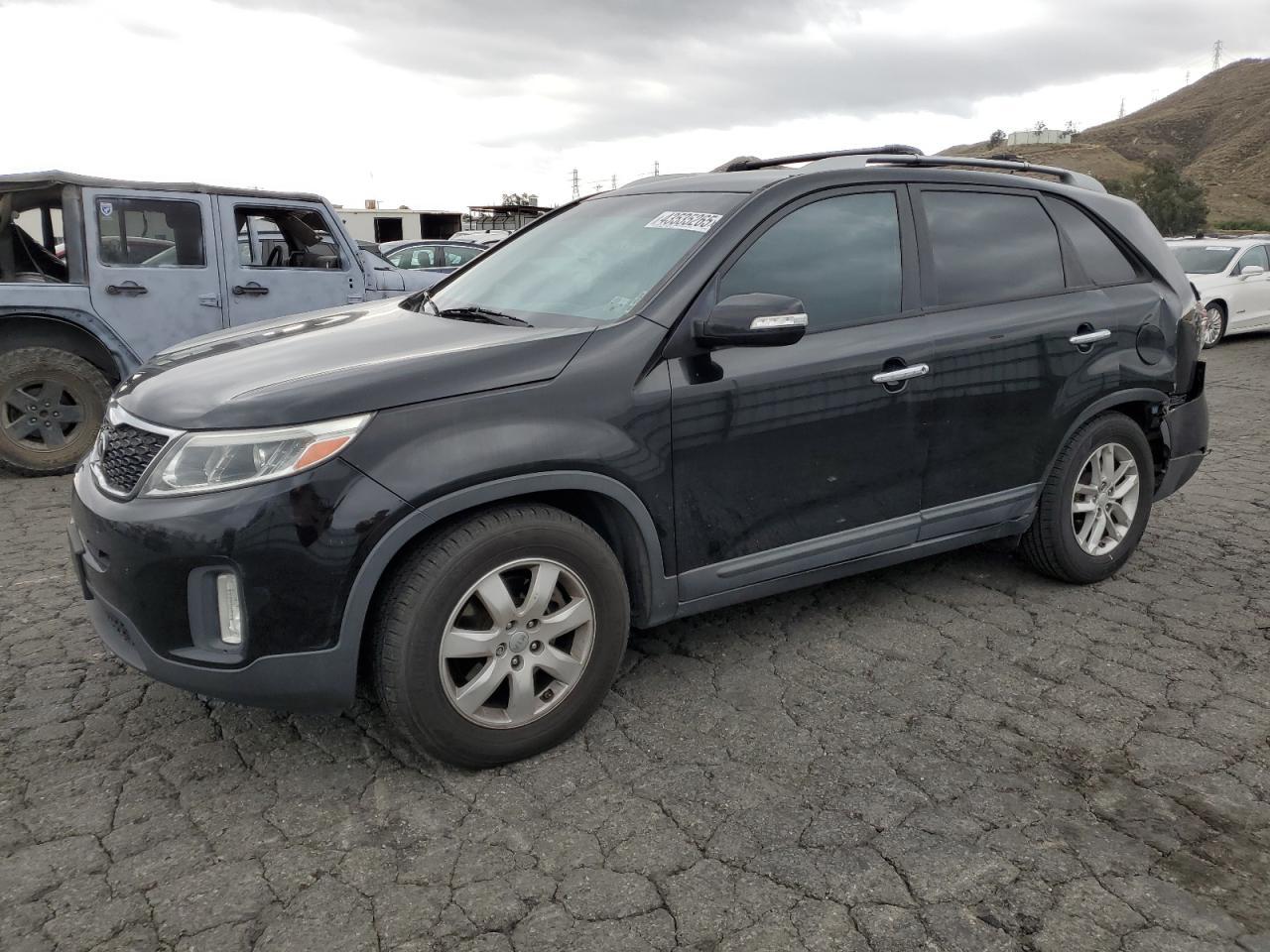 2015 KIA SORENTO LX