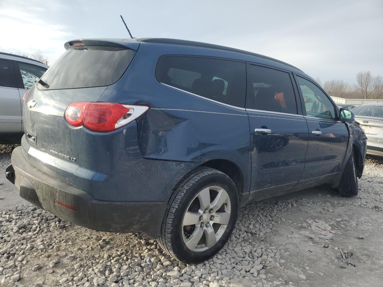 2012 CHEVROLET TRAVERSE L - Image 3