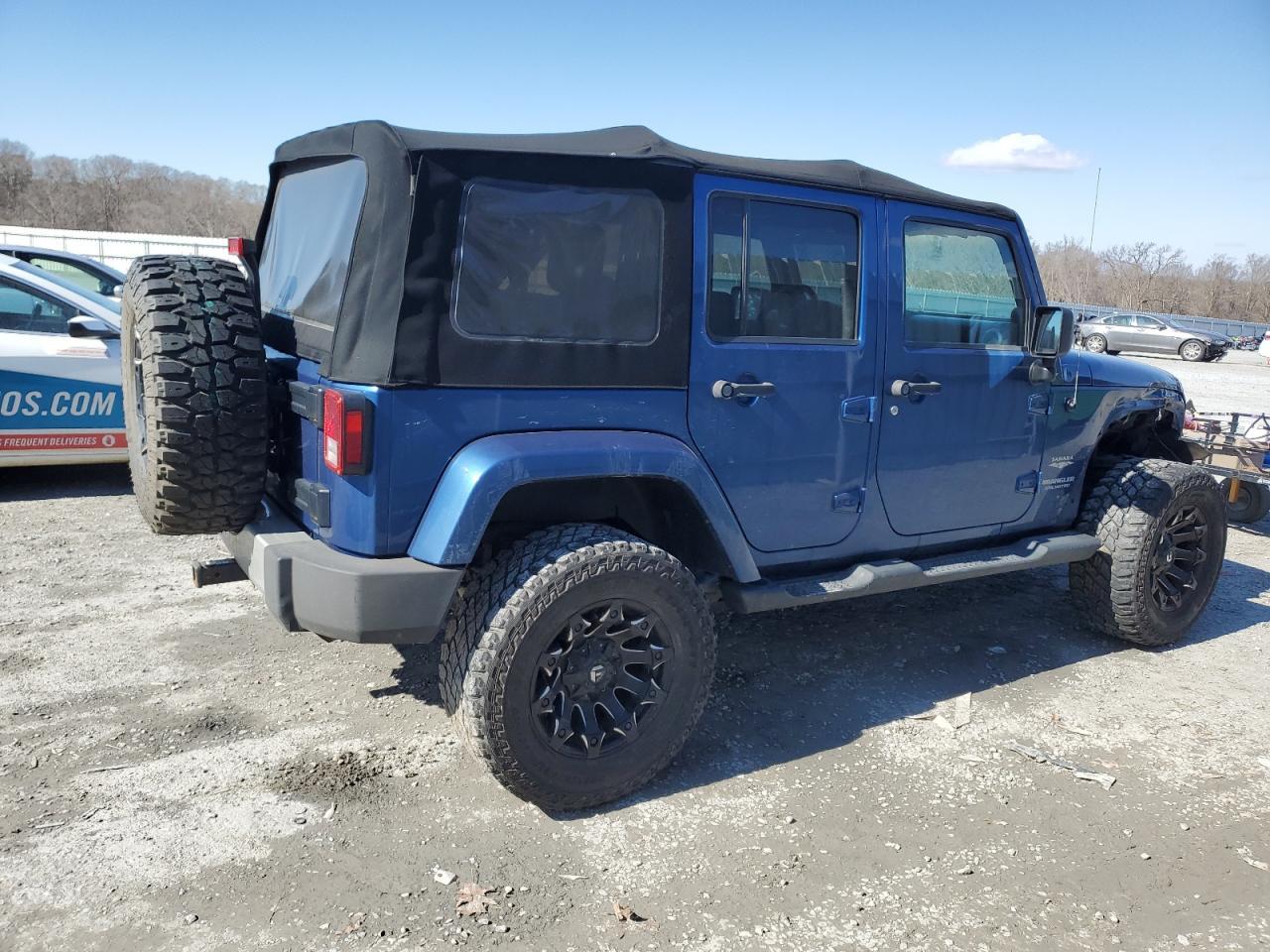 2010 JEEP WRANGLER U - Image 3