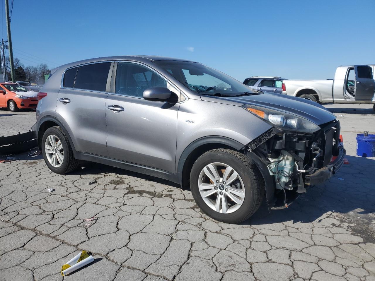 2017 KIA SPORTAGE L - Image 4