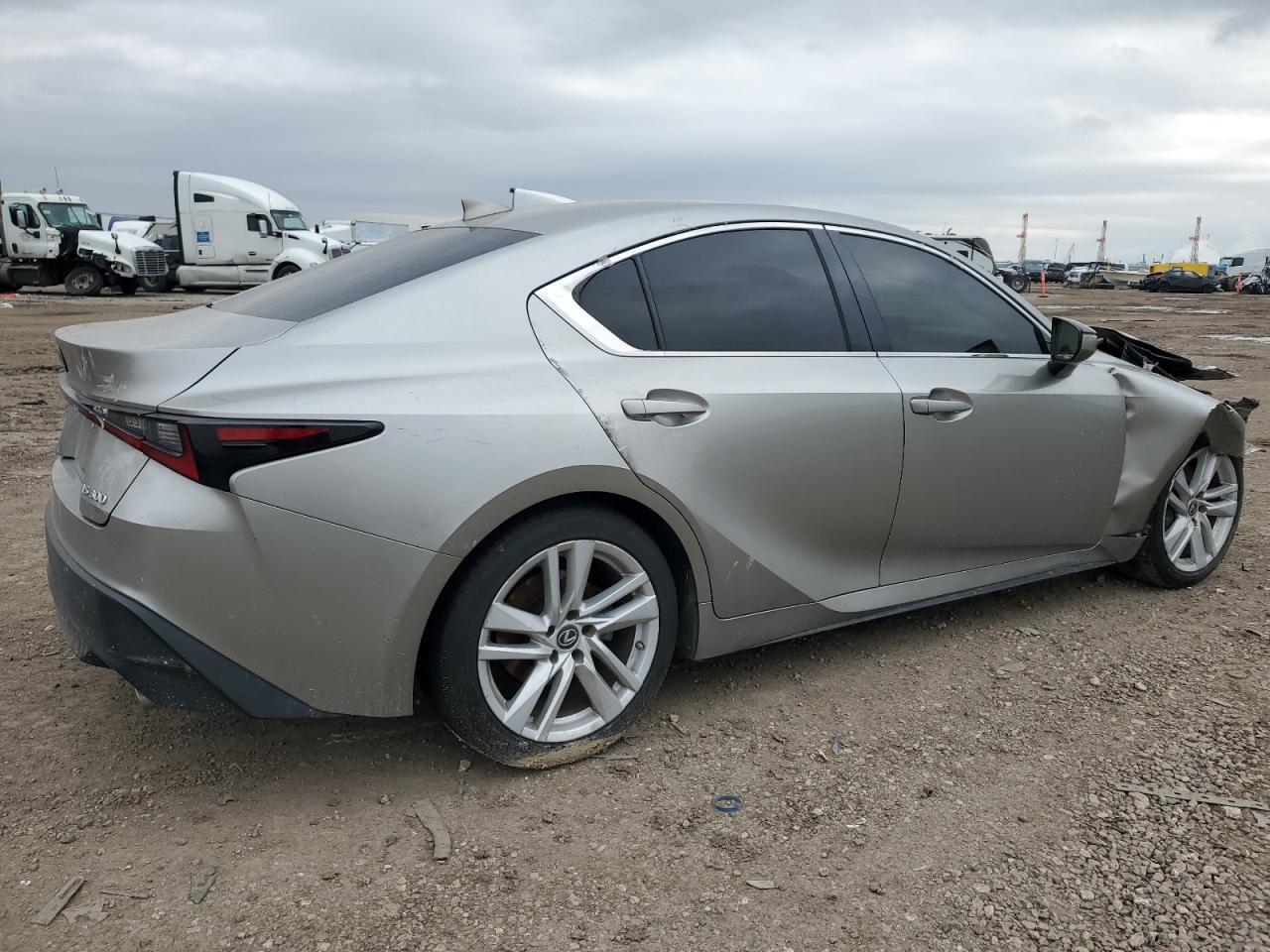 2021 LEXUS IS 300 - Image 3