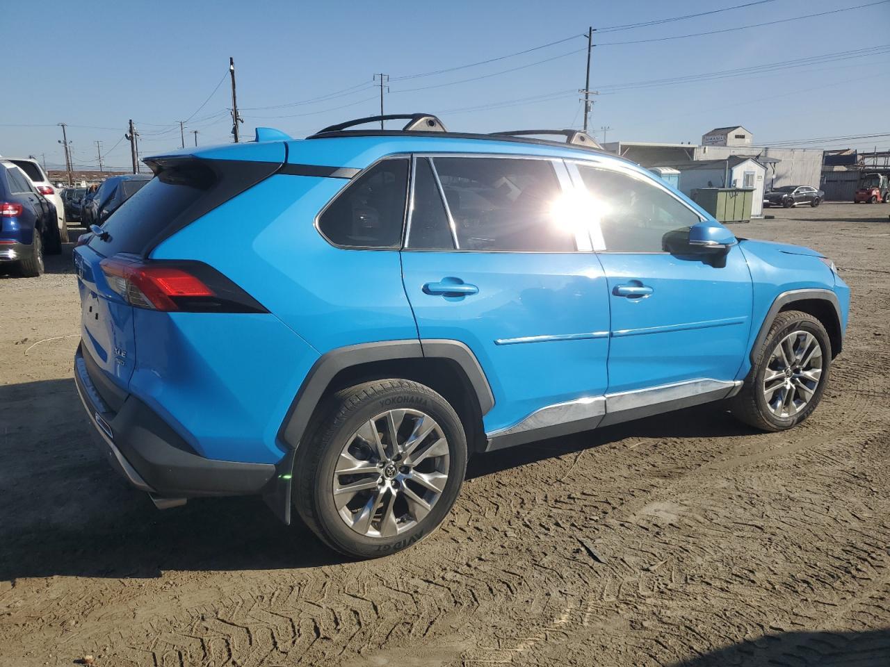 2020 TOYOTA RAV4 XLE P - Фото 3