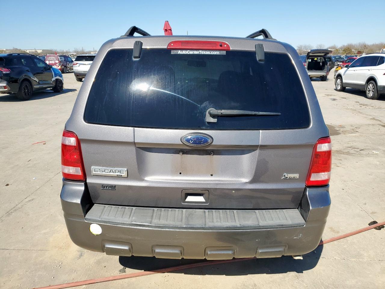 2010 FORD ESCAPE XLT - Image 6