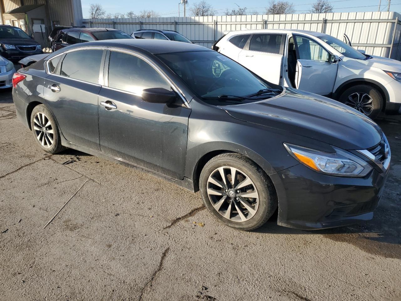 2017 NISSAN ALTIMA 2.5 - Фото 4