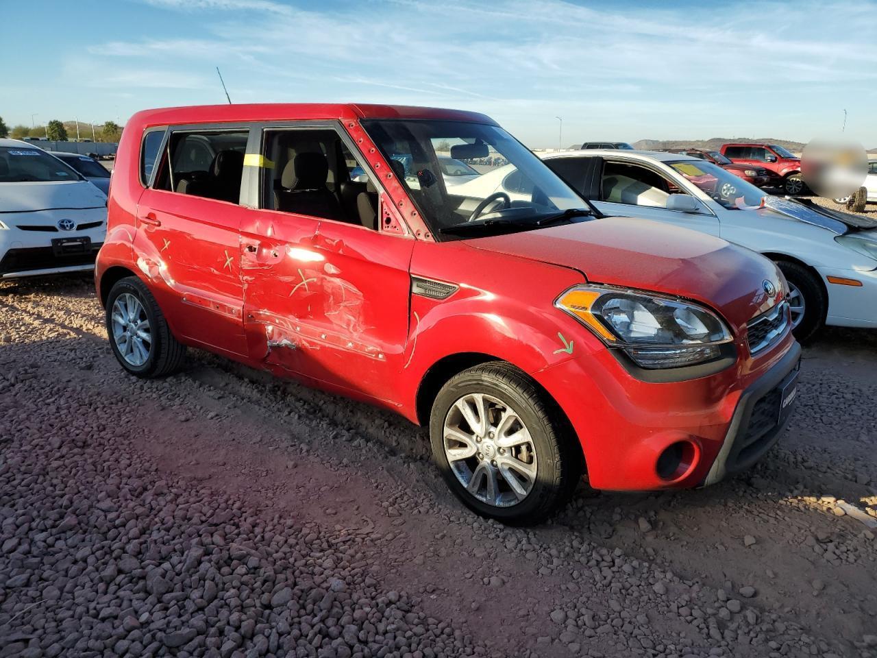 2013 KIA SOUL + - Image 4