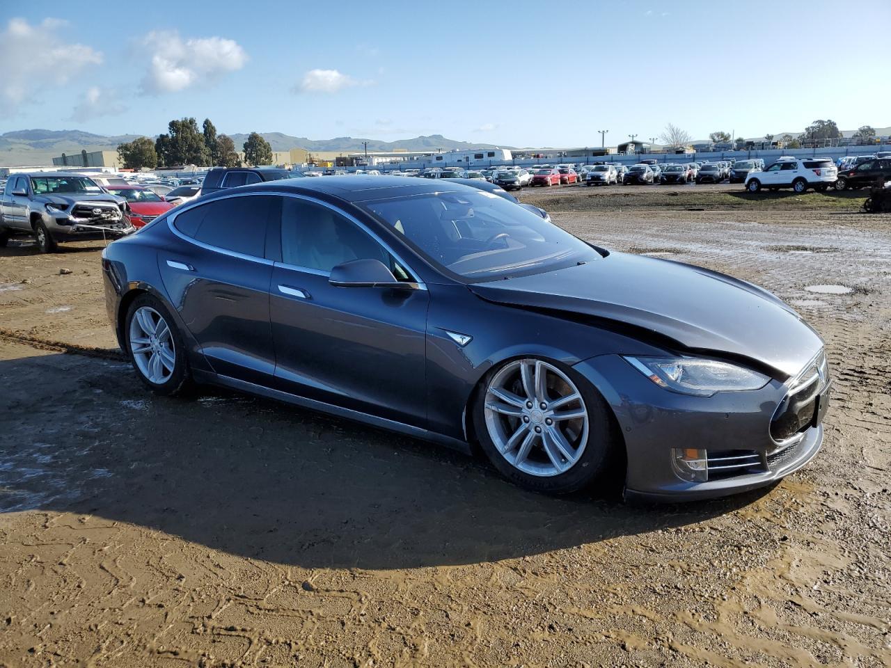 2015 TESLA MODEL S - Image 4