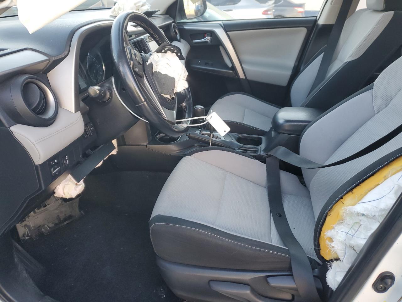2016 TOYOTA RAV4 XLE - Image 7