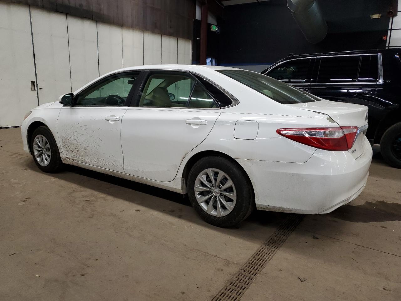 2015 TOYOTA CAMRY LE - Фото 2