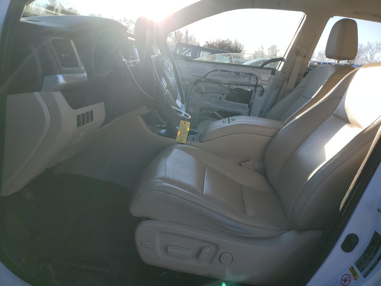 2015 TOYOTA HIGHLANDER - Фото 7