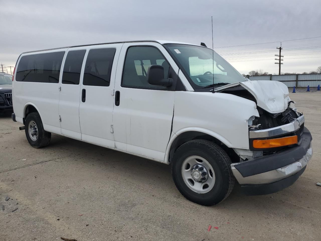 2017 CHEVROLET EXPRESS G3 - Image 4