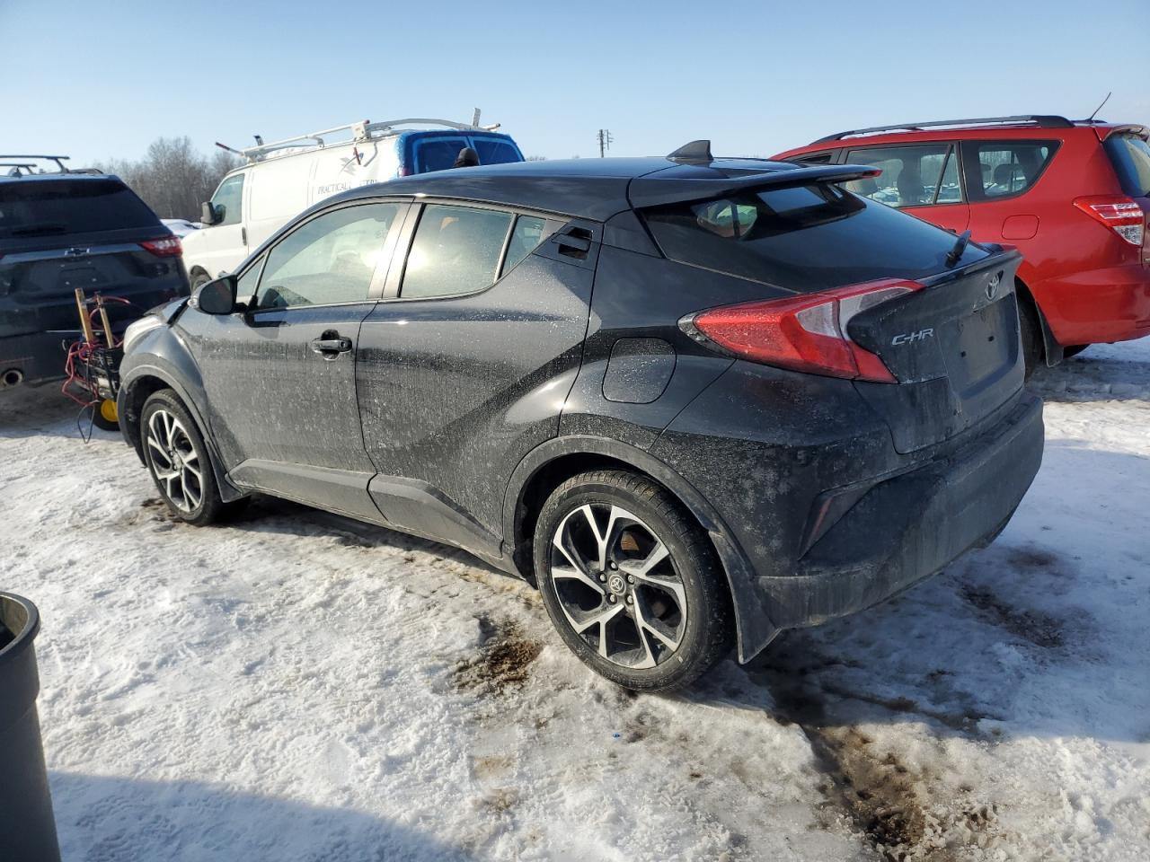 2022 TOYOTA C-HR XLE - Image 2