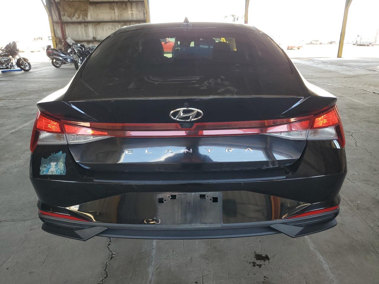 2023 HYUNDAI ELANTRA SE - Image 6