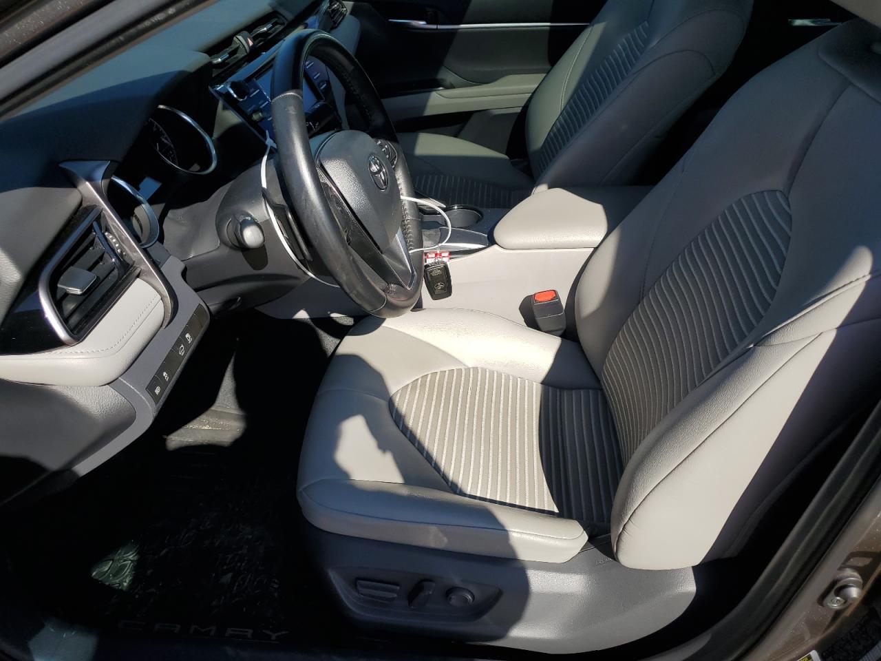 2020 TOYOTA CAMRY SE - Image 7