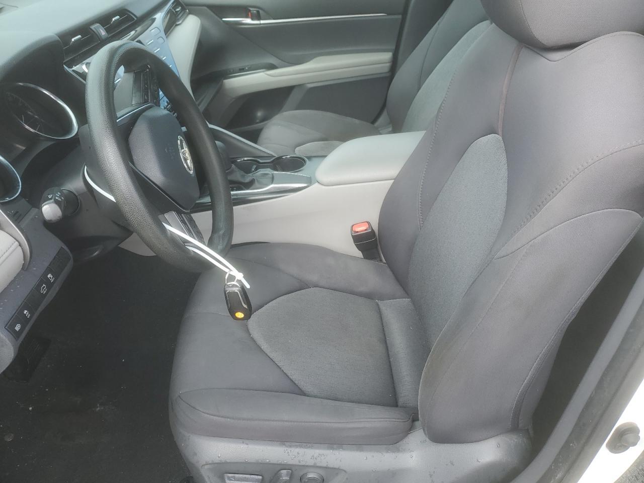 2020 TOYOTA CAMRY LE - Фото 7