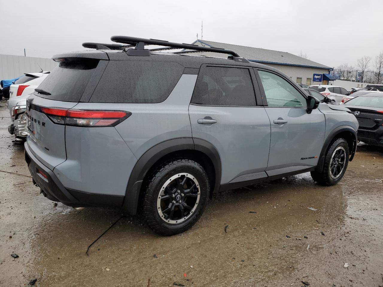 2023 NISSAN PATHFINDER - Image 3