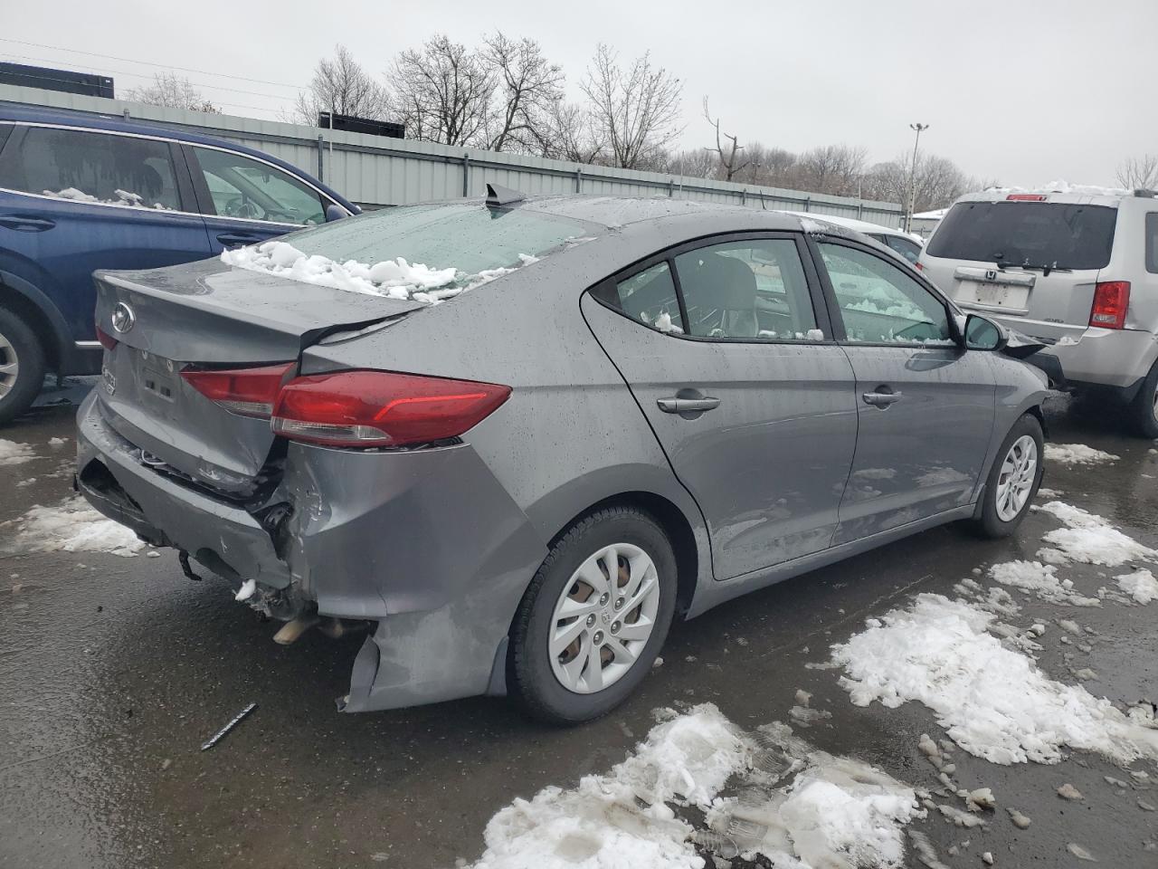 2018 HYUNDAI ELANTRA SE - Фото 3