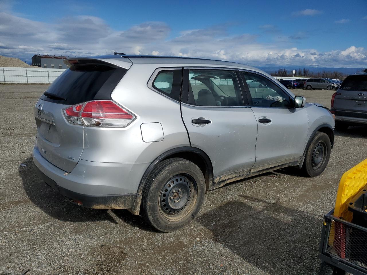 2016 NISSAN ROGUE S - Фото 3