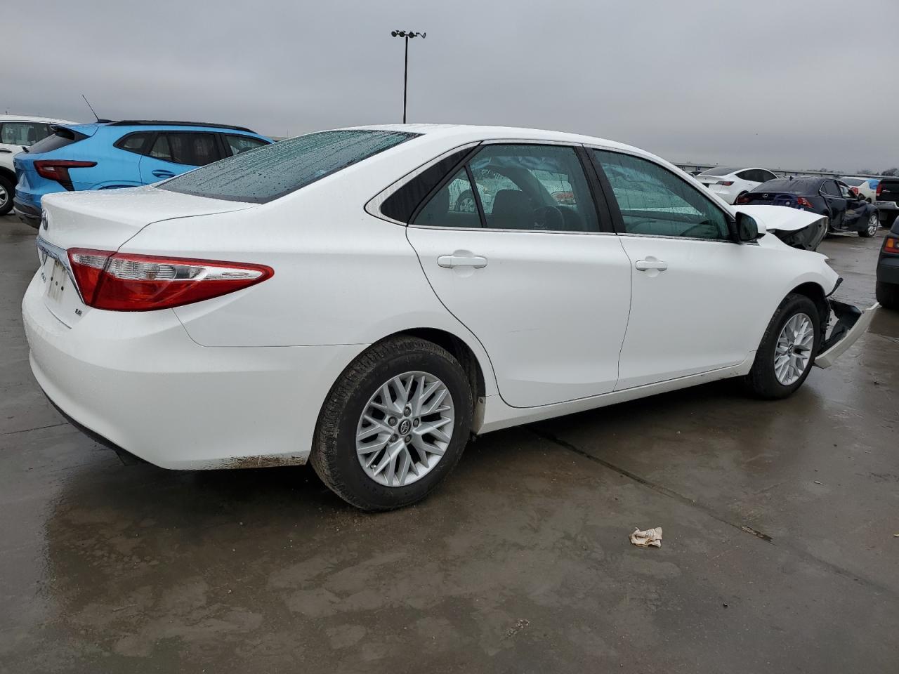 2016 TOYOTA CAMRY LE - Image 3