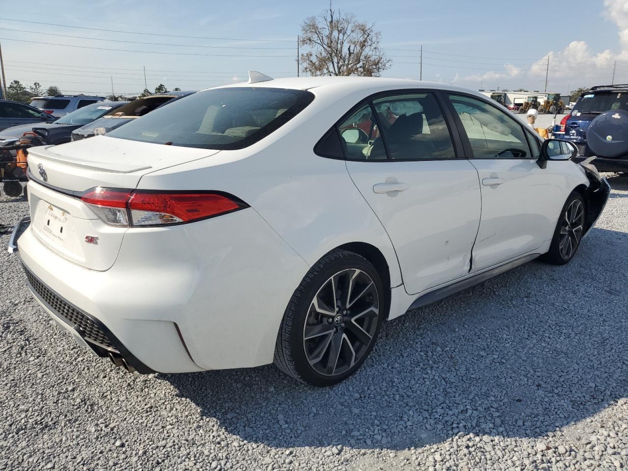 2020 TOYOTA COROLLA SE - Фото 3