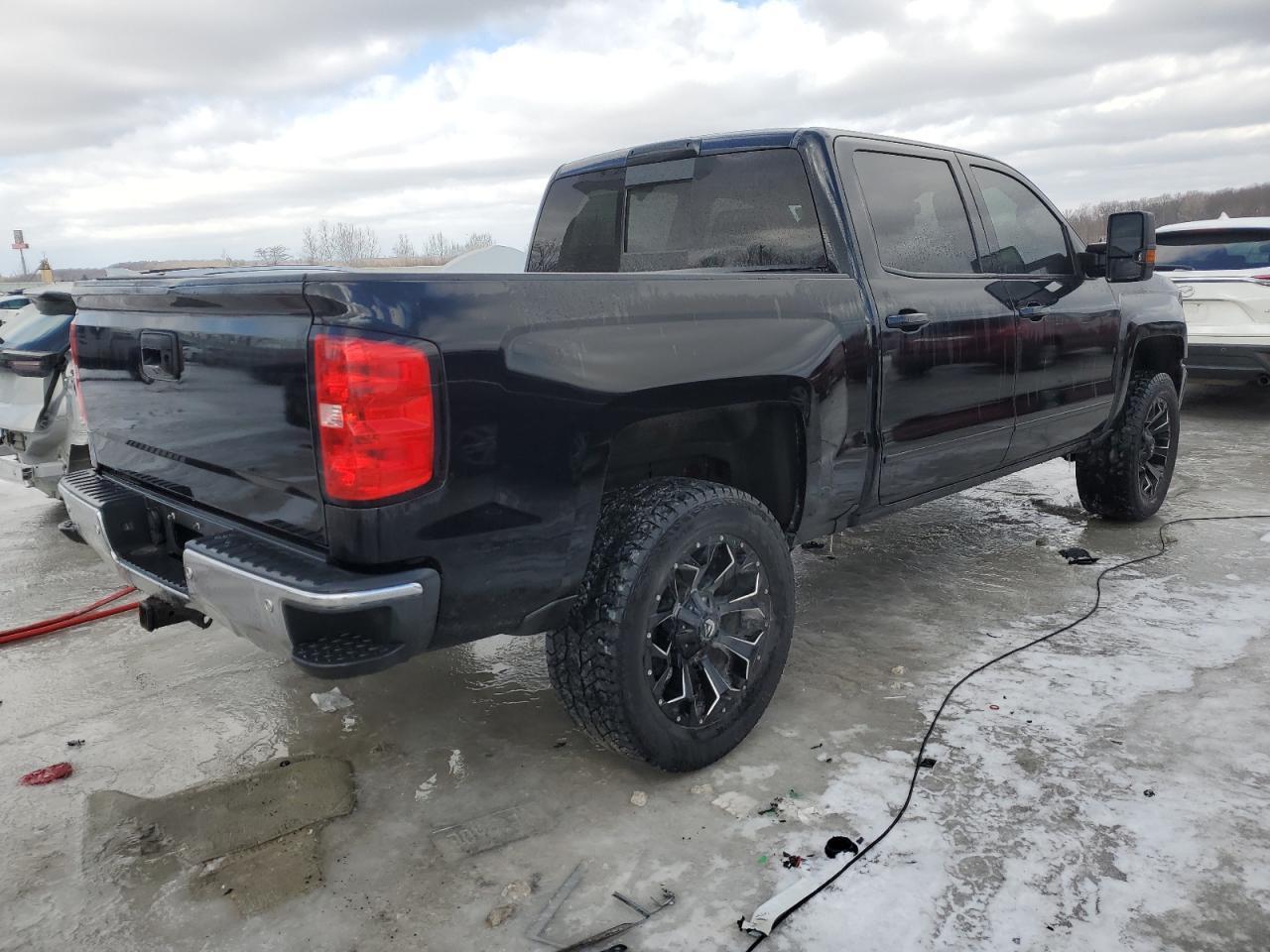 2017 CHEVROLET SILVERADO - Image 3
