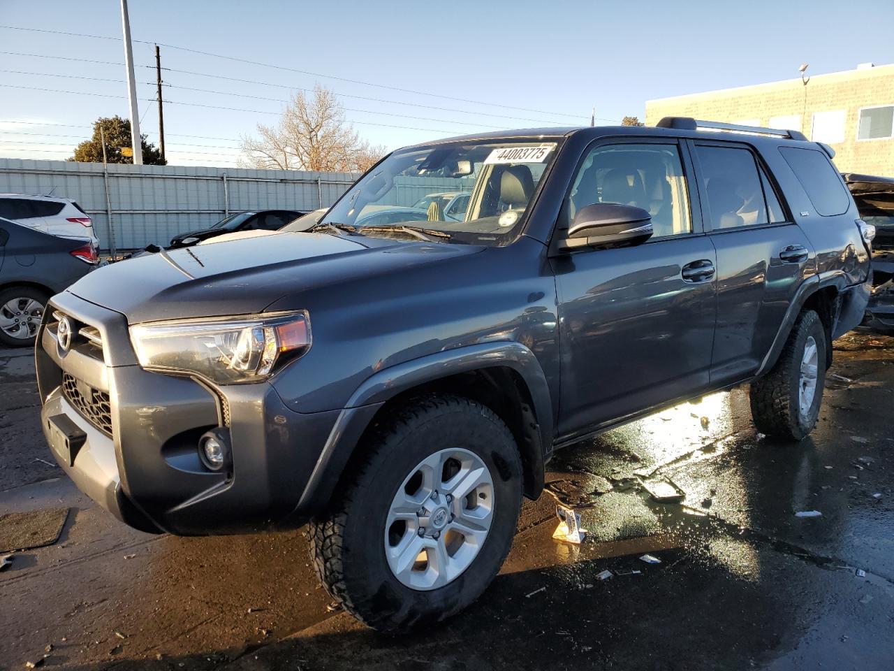 2022 TOYOTA 4RUNNER SR