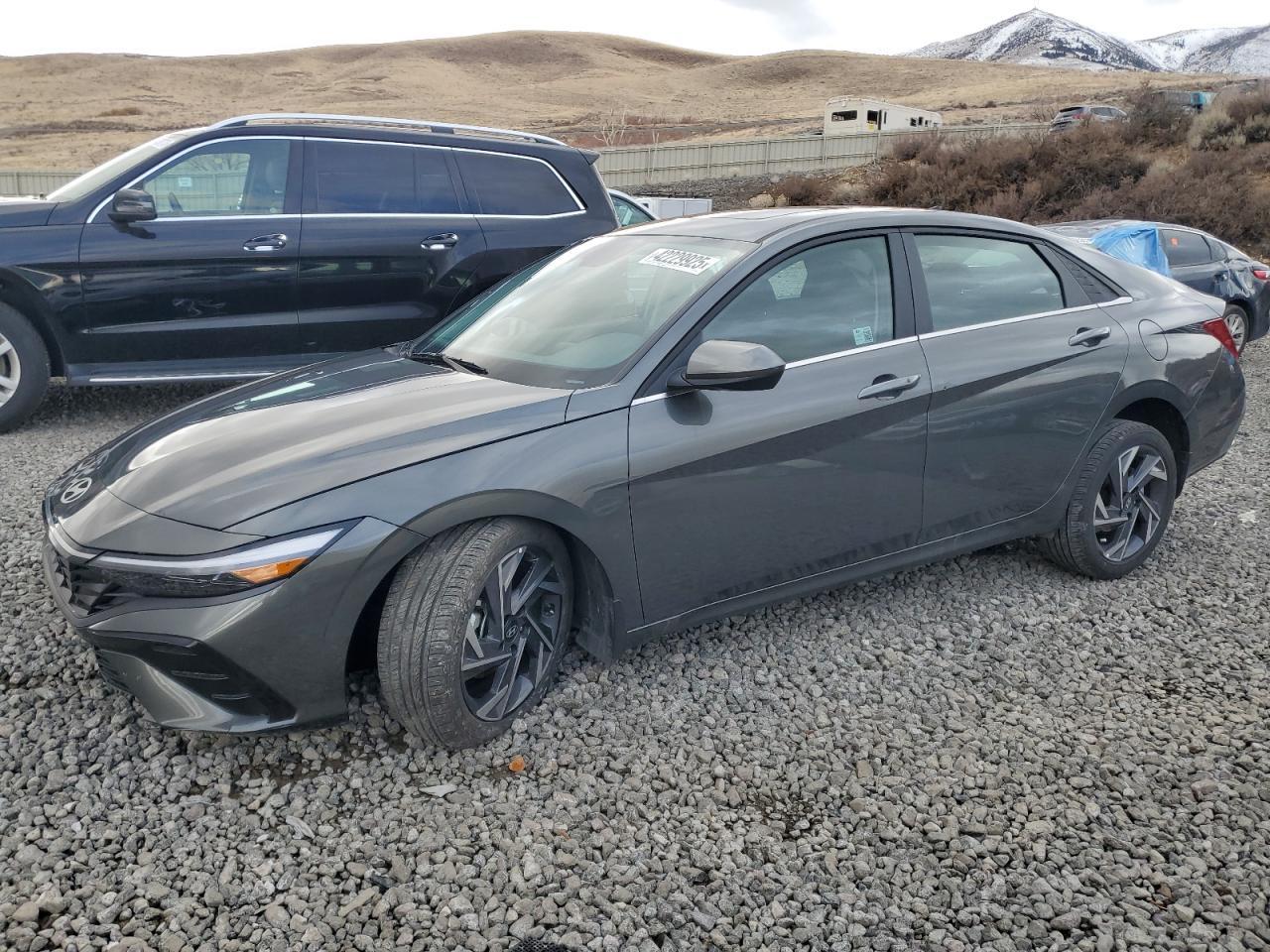 2024 HYUNDAI ELANTRA SE