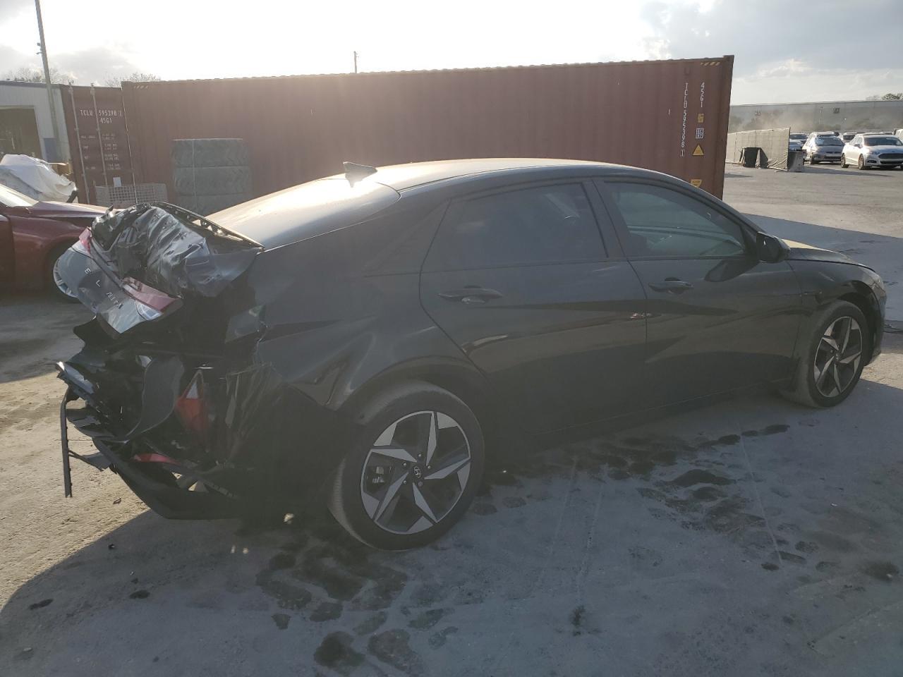 2023 HYUNDAI ELANTRA SE - Фото 3